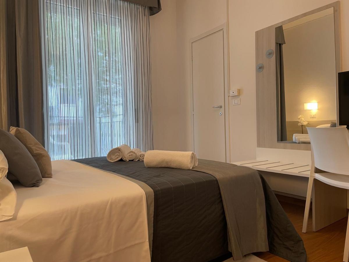 Hotel Augustus Milano Marittima Eksteriør bilde