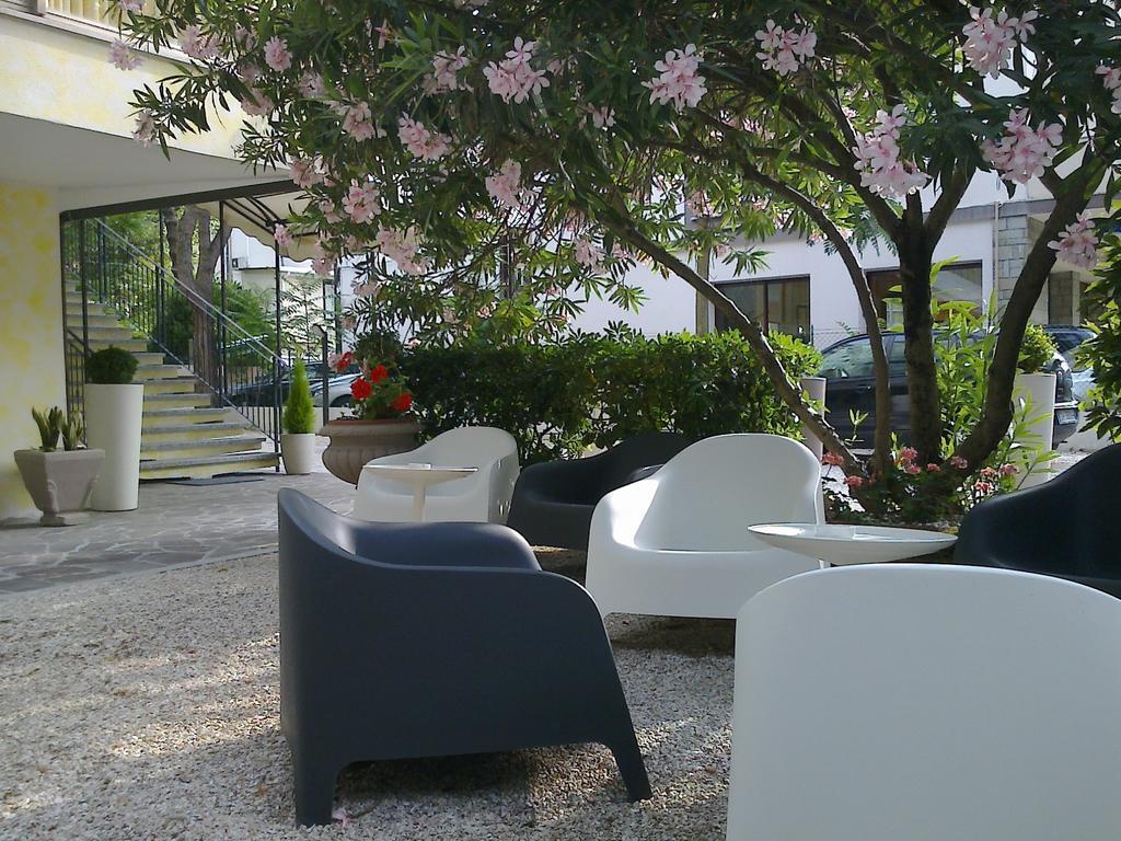 Hotel Augustus Milano Marittima Eksteriør bilde