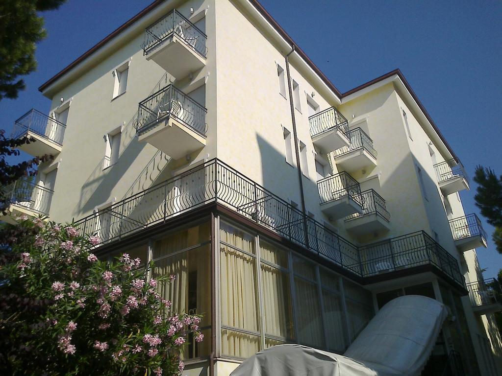 Hotel Augustus Milano Marittima Eksteriør bilde
